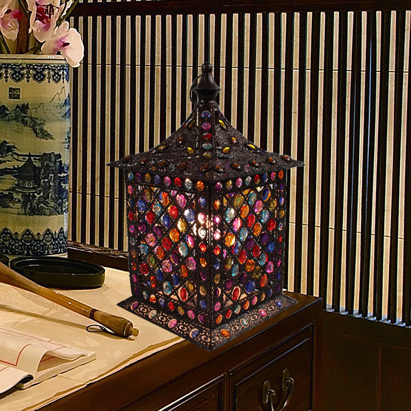New Chinese table lamp bedroom bedside lamp Chinese style retro four-corner palace lamp table lamp study creative beaded wind lamp