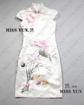 2018 New white embroidered pink Mandarin silk fashion improved short sleeve cheongsam dress autumn summer dress