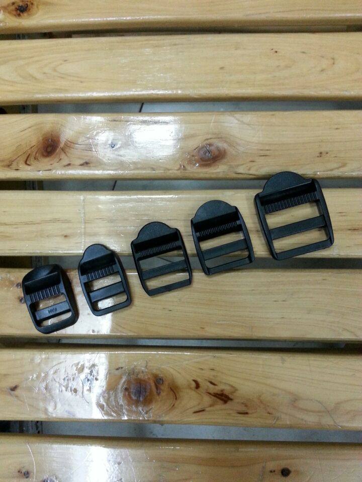 Plastic grey D buckle 2 5 four-gear buttoned mesh with adjustment of the black D-word connection buckle package bag accessories