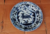 Ming Xuande blue and white unicorn pattern