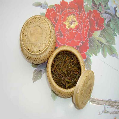 Special Price 2017 authentic wild Jingmai crab foot Pu'er raw tea Yunnan ancient tea tree send special bamboo box