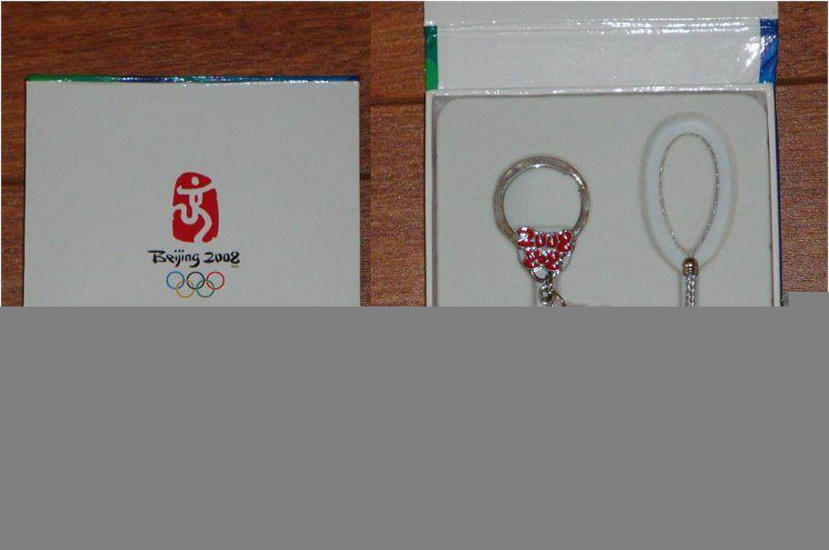 The bird nest is decorated with two sets of sleeves (silver) (pendant teaspoon button)