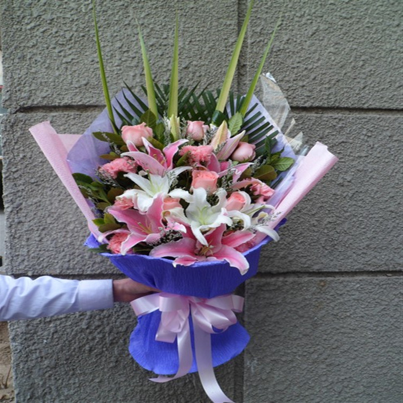 百合粉玫瑰建瓯情人节预定生日同城鲜花速递福州厦门交城县鲜花店