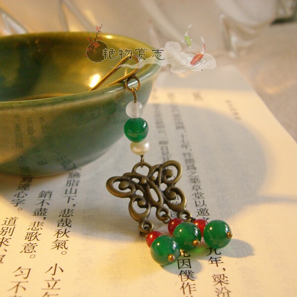 A new product) a retro-hand gufeng) hairpin) haircut) Step by step