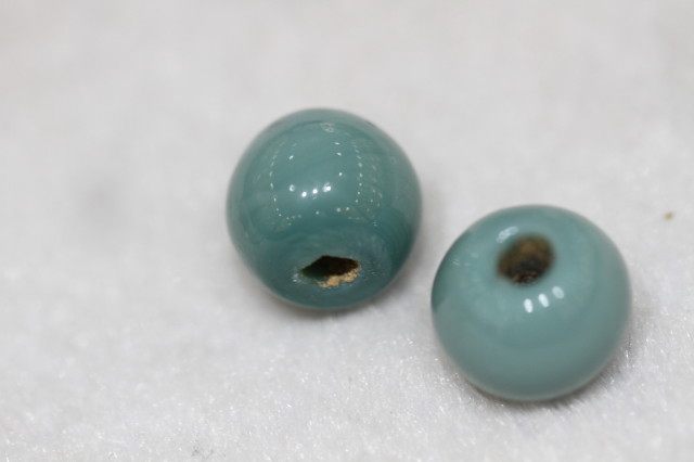 Tibetan Buddha bead accessories Republic of China old glass imitation lake turquoise 1 4cm
