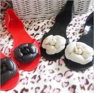 Classic Chanel-Style Camellia Crystal Peep-Toe Flat Sandals for Women, Jelly Shoes, Flat Comfortable Sandals