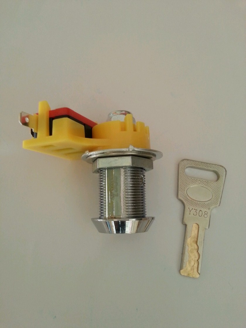 (Hualiang animation accessories) Large game consoles with one-word upper and lower locks, flat keys, upper and lower locks, anti-theft locks