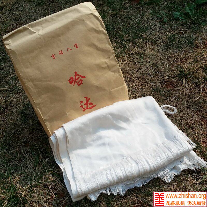 The collection is sent to the upscale real silk hada abroad to customize the eight auspicious hada white silk Buddhist supplies