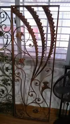 Wrought iron accessories Hollow paint door mother and child door Peacock open screen combination door flower iron flower accessories