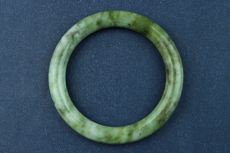 Jubao Pavilion Nanyang Dushan Jade Garden Bracelet Duyu Green and White Garden Bracelet Dushan Jade Garden Bracelet