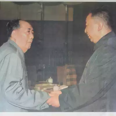 Ten free mail exquisite art collections Handmade gifts for elders wall stickers Mao received Hua Guofeng