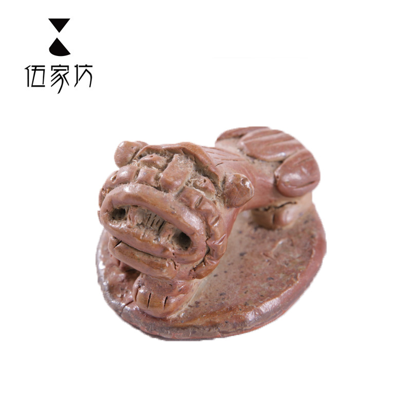 The Wu family fang ceramic tea pet firewood to play the lion creative furnishing articles by hand act the role ofing is tasted the tea taking with zero props