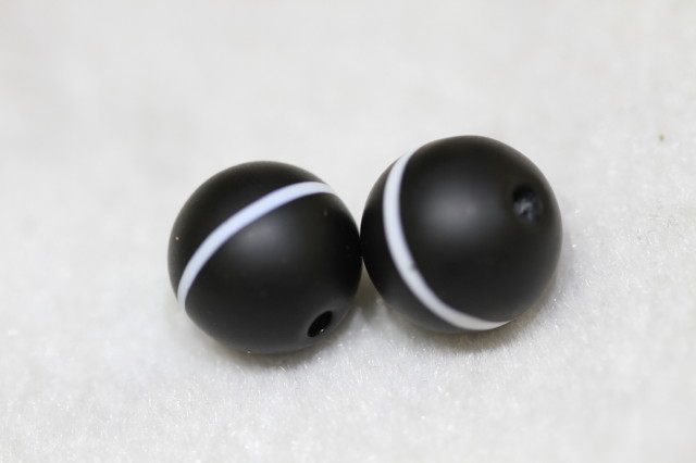 Tibetan Buddhist beads accessories Republic of China old glazed first-line pharmacist beads with a diameter of 1.5cm