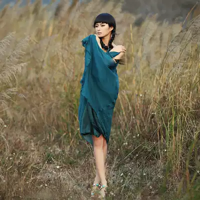 Taobao photography clothing shooting women's clothing shooting network model photo retro art style Amoy girl