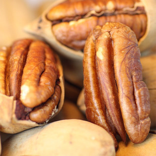 New stock Bieroot fruit walnut thin Pibingen fruit Leisure Food Five Aroma Cream Taste Nuts 500g