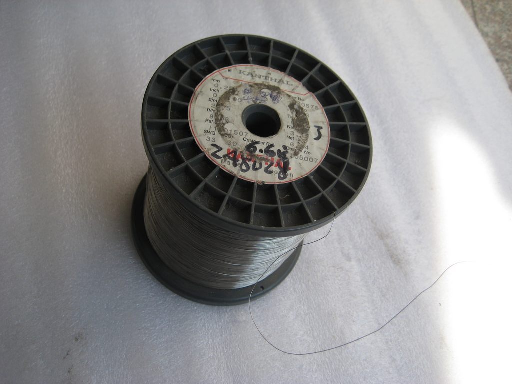 The nickel alloy heating wire of the Swedish KANTHAL D 