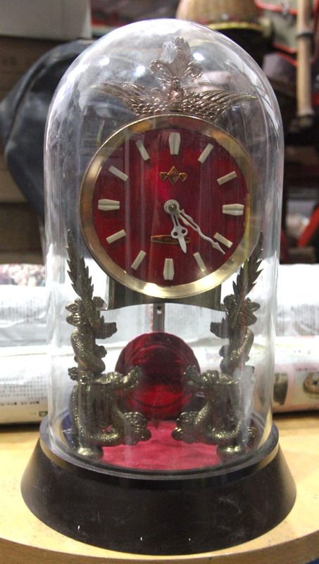 Glass-covered table clock (100 yuan per day for renting film and television props)