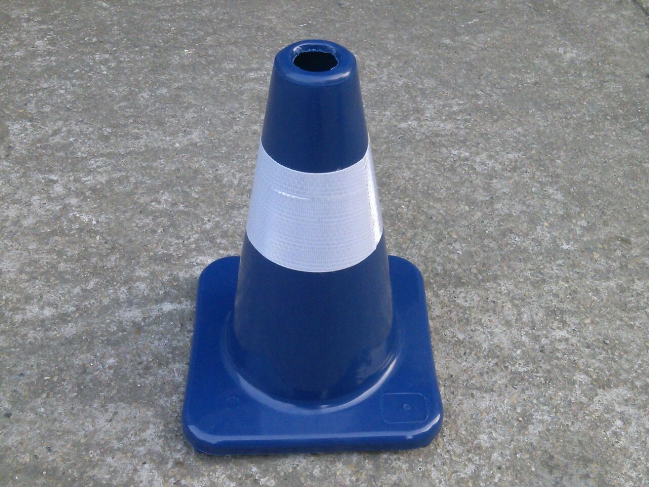 pvc blue road cone reflective road cone road sign roadblock ice cream cone cone barrel 30cm blue road cone