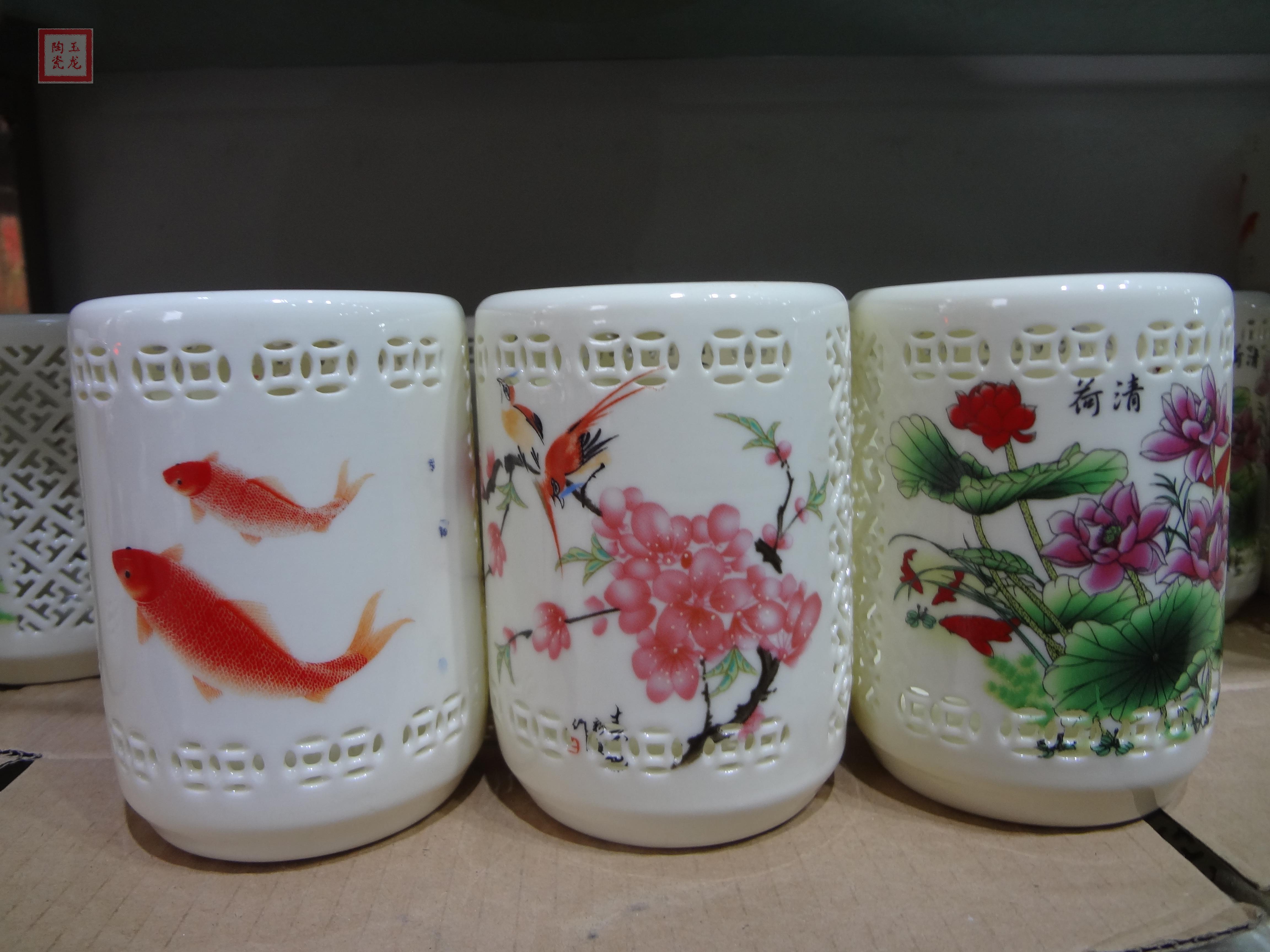 Jingdezhen ceramic culture with porcelain green flower pen holder hollowed-out pen holder stationery ceramic handicraft gift porcelain