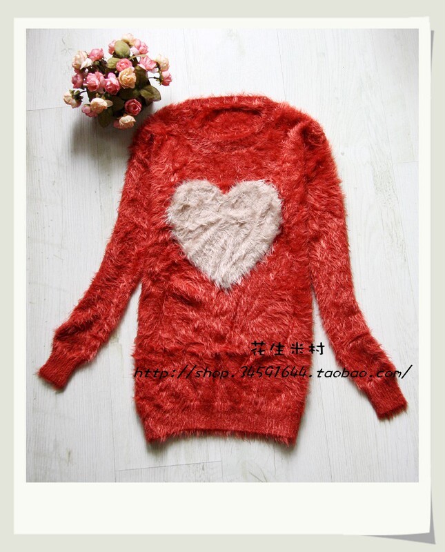 Heart-Shaped Fluffy Sweater Available in Two Colors (Orange-Red)