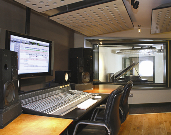 (physical store dealership)★The publication of a recording studio device match★