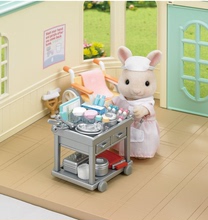 Семейные игрушки Sylvanian Families Медсестры + Медицинские наборы