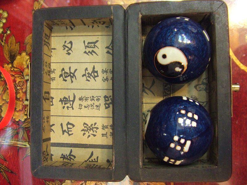 Antique fitness ball Antique jewelry box Antique jewelry box Antique furniture