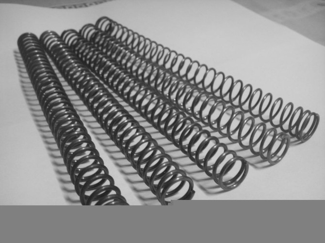 Spring black wire spring Round wire spring Steel wire spring 2 0 2 5 3 5 5 4 0*22*300