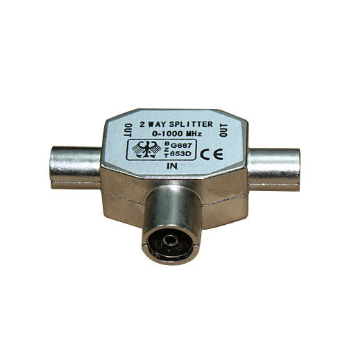 TV adapter tee One mother two male and female TVKJJ all-metal antenna adapter volume is large and excellent