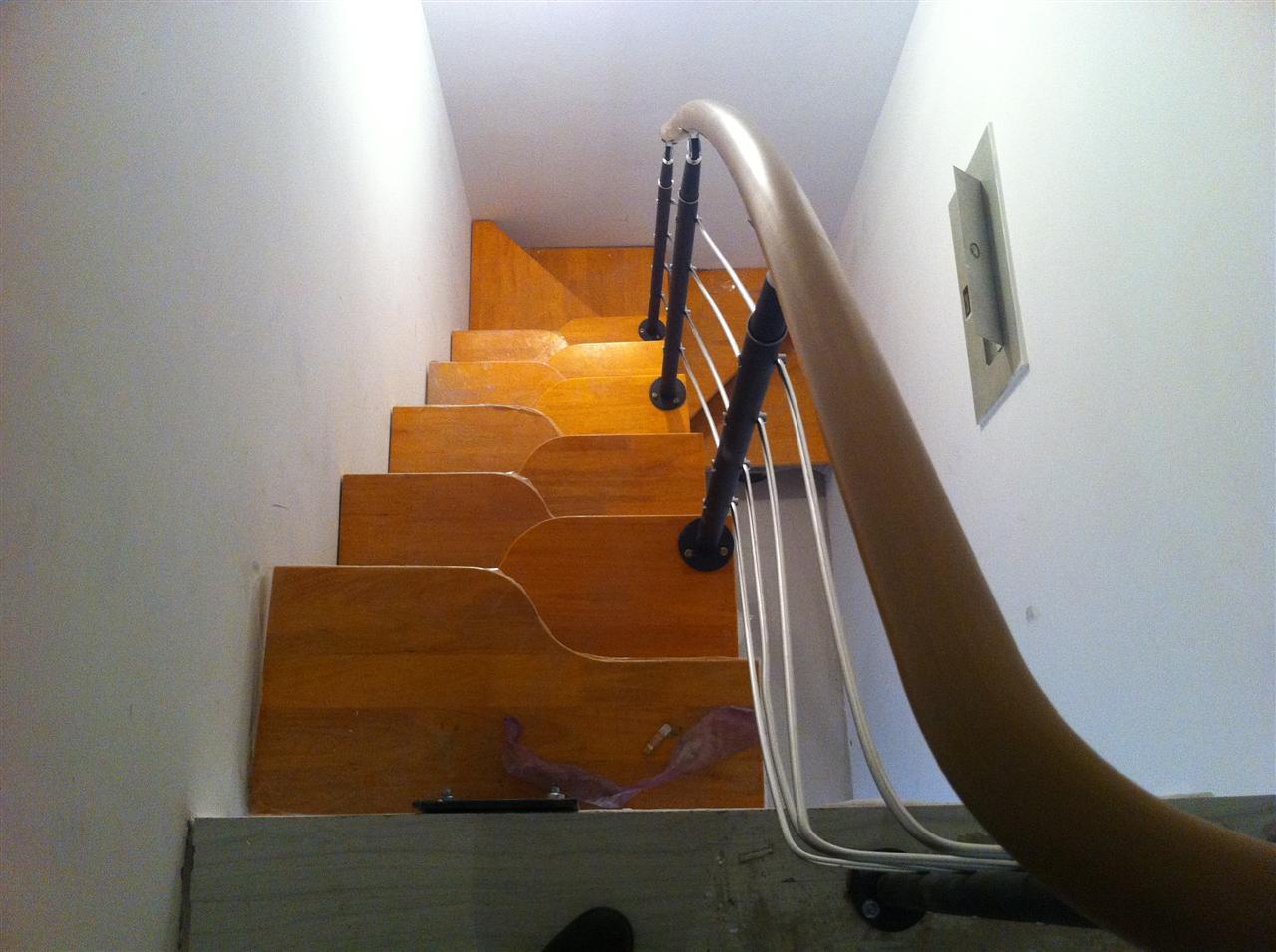 Household steel and wood stairs, left and right steps, mini stairs, whole stairs