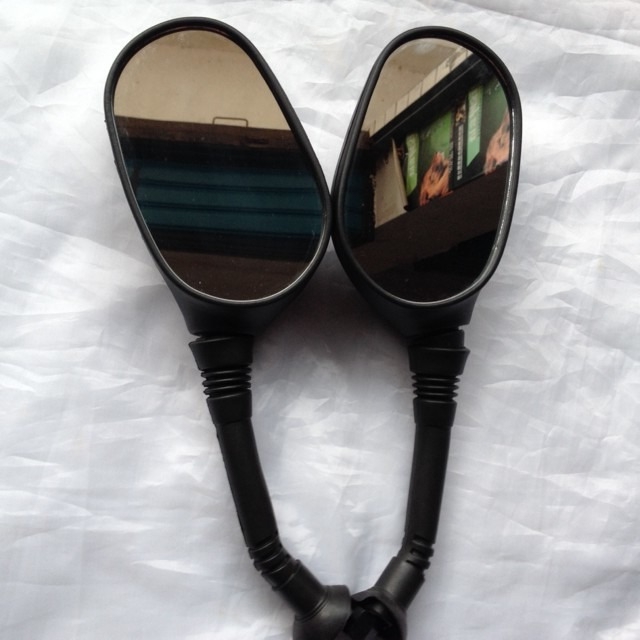 Locomotive electric car reflecting mirror on both sides mounting thread M8 positive wire M6 positive wire M8 left anti-right positive promotion