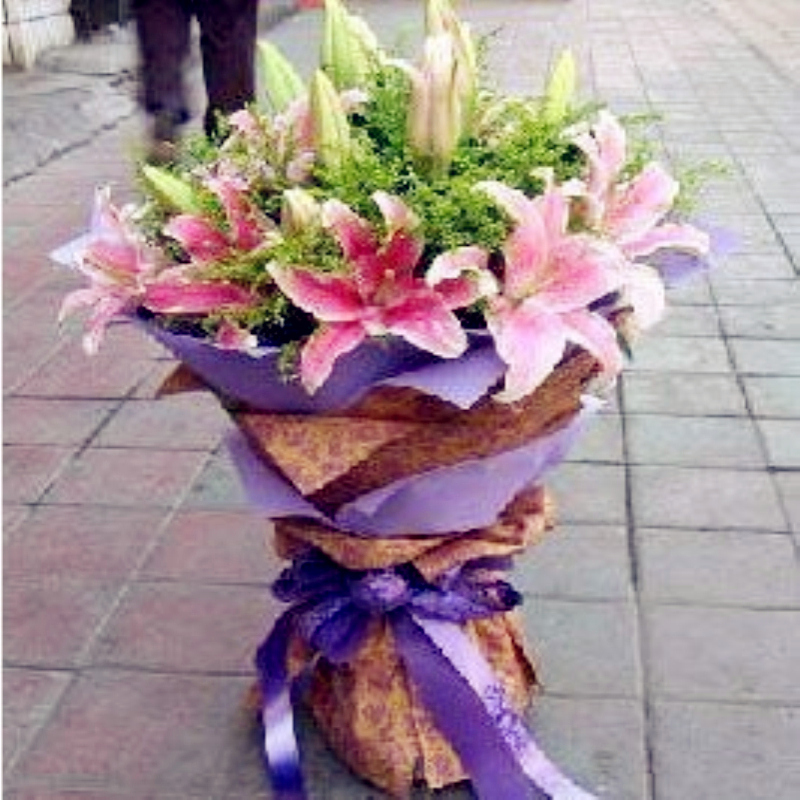 常德郴州龙海香水百合花束邵阳同城鲜花速递朋友同事领导长辈礼物