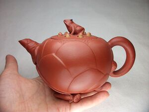 Original Yixing Clay 280cc Purple Clay Pot Famous Imitation Frog Lotus Pot Lotus Pot Lotus Root Rhombus Horn Chinese Wat