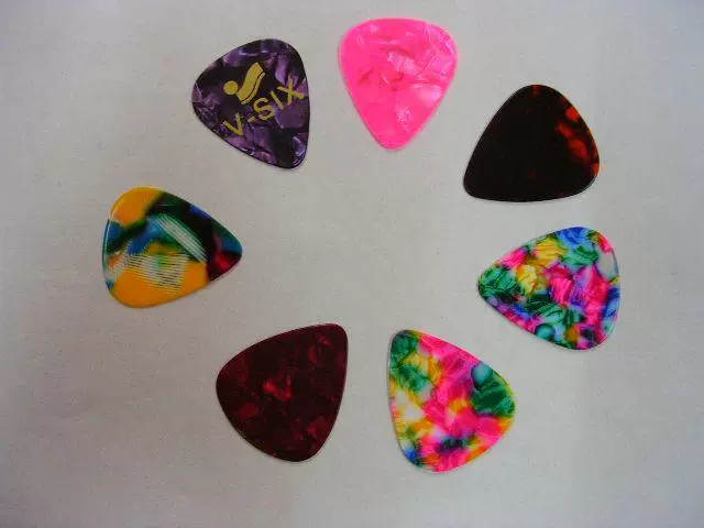 Nhạc cụ sóng biển Dương vật đàn guitar dân gian Vỏ bọc đàn guitar Celluloid nhập khẩu Đàn guitar phụ kiện nhạc cụ Khuyến nghị hấp dẫn - Phụ kiện nhạc cụ