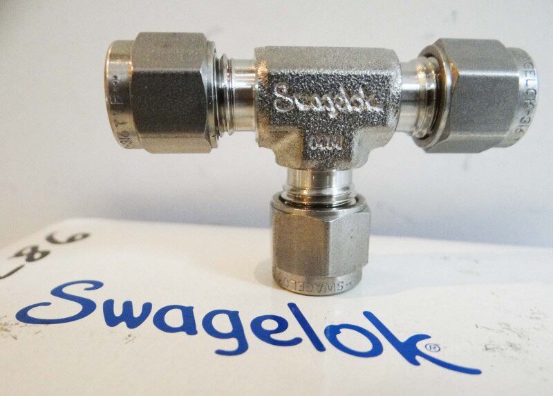 Spot stainless steel Swagelok card sleeve joint SS-12MO-3 12 mm card sleeve outer diameter