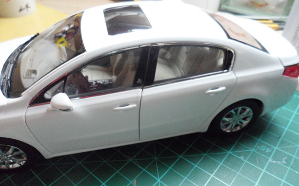Car model modification case color change white pearl 1 18 Peugeot 508 painting