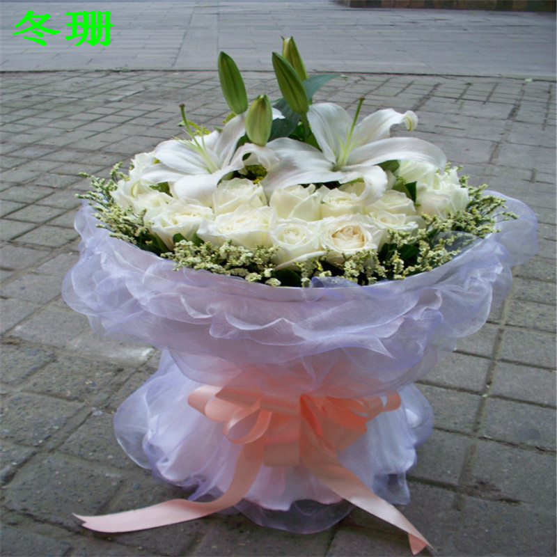3.8妇女节白玫瑰百合雅安领导预定生日同城鲜花速递华蓥巴中容县