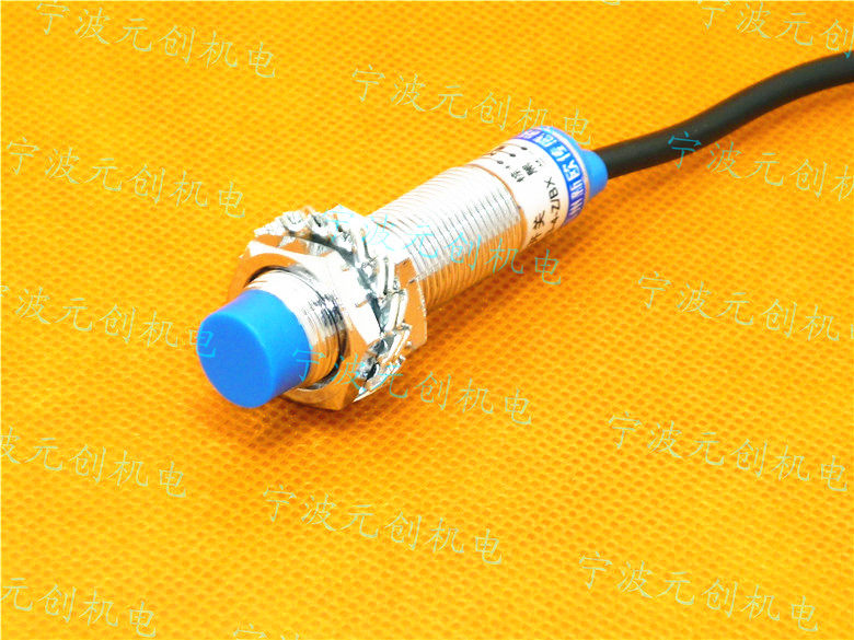 Factory direct sales New European inductive proximity switch LJ12A3-4-J EZ second line 220V normally open