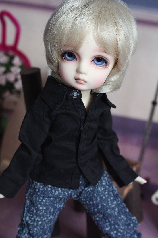 6 min YOSD BJD SD BB~ Doll with doll ~ ~ ~ ~ ~ ~ BB black shirt~