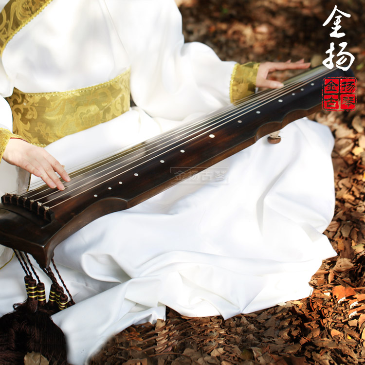Old temple cedar wood fuxi type small kneecap suitable for disc leg play Guqin with raw lacquer deer corner cream technique