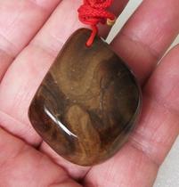 Pure natural Burmese amber stone: Root honey beeswax accompanying pendant