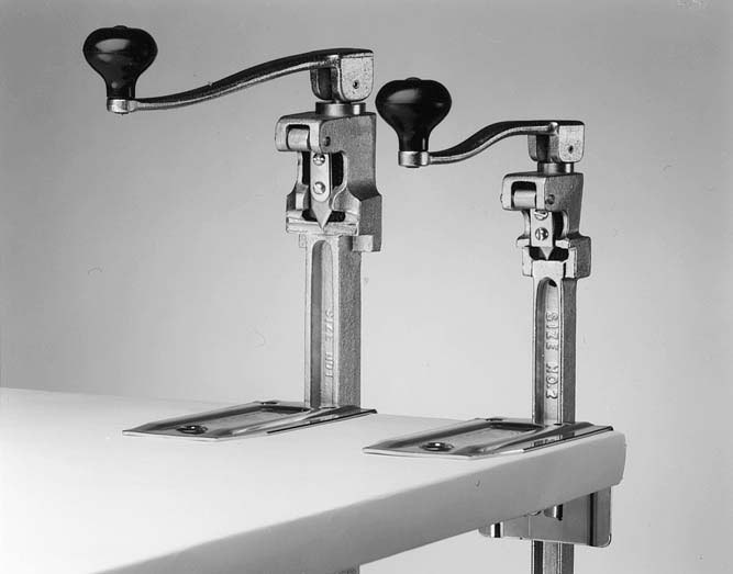 Marine table can opener IMPA:172624 Table can opener Western restaurant can opener