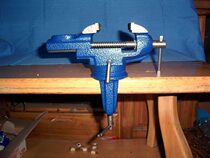 High-quality bench vise table vise that is well worth buying