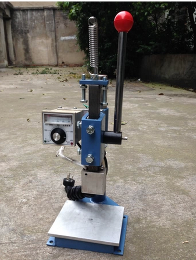 Manual hot stamping machine for finished insoles