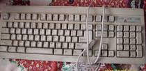 A rare CANLWEN KEYBOARD white for collection OR use 