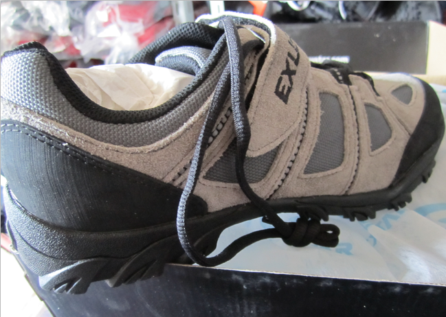 Line Goods Volut Kare Shoes E-SM822 Mountain Casual Mountaineering and Riding Shoes Card Shoes Climbing Shoes