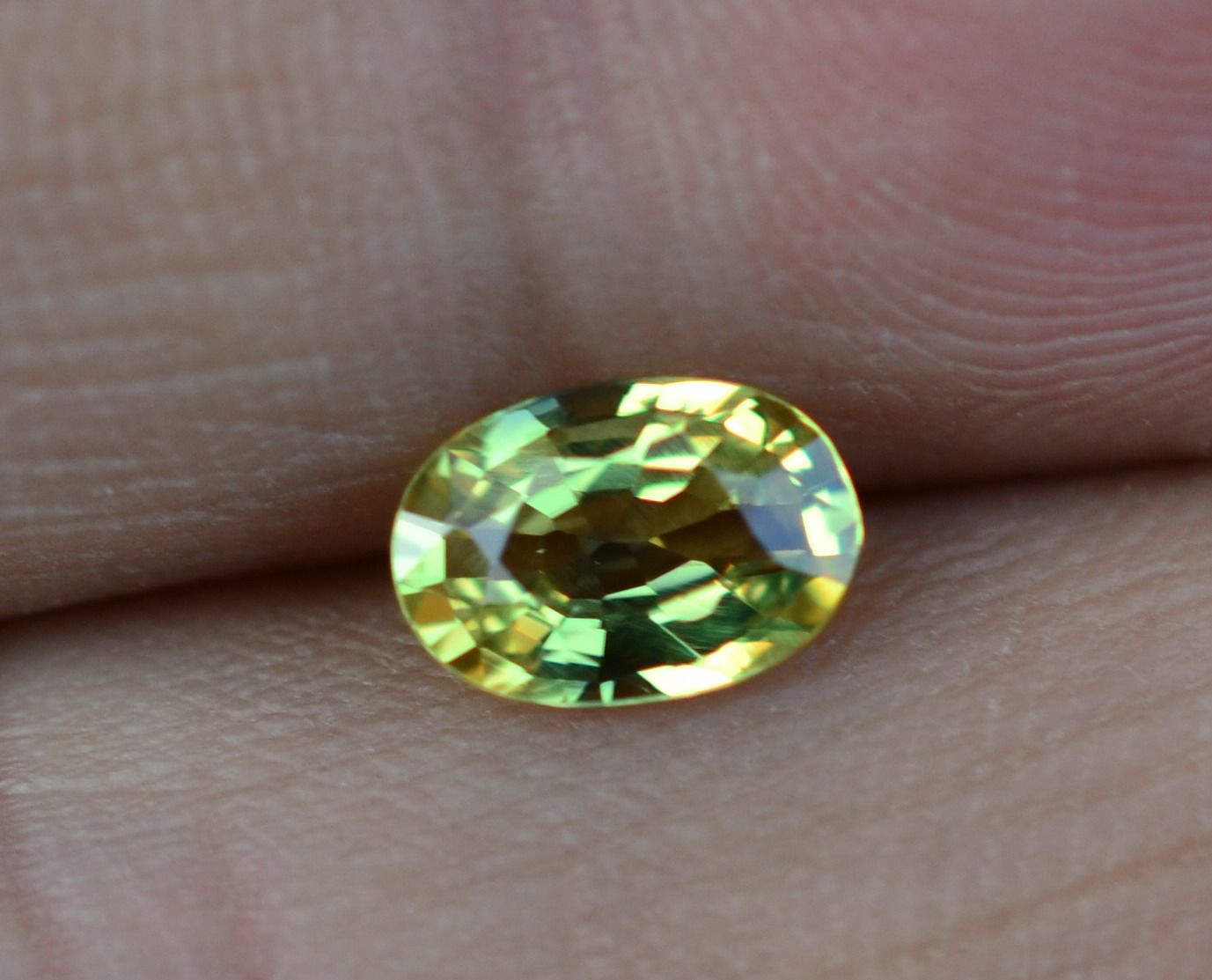 Natural non-burning non-beryllium diffusion color sapphire naked stone yellow sapphire ring face 5*7 mm