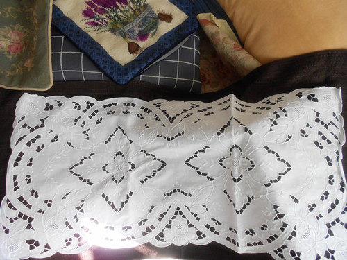 Hand Embroidered Hollowed-out Embroidered Hollowed-out Table Flag Cloth Pan Dining Tea Table Cover Towels Foreign Trade Table Cloth Handmade Embroidered Cloth Art