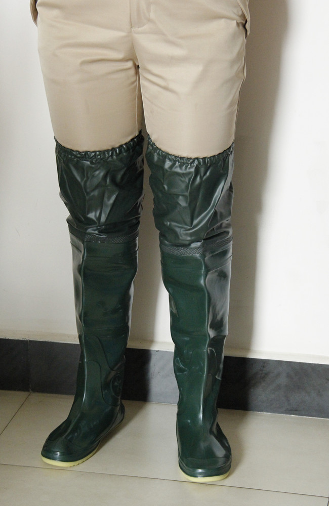 knee high water boots