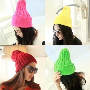 Korean edition of Kuhan version of the autumn and winter sweet fluorescent hair cap double layer striped couple male and female knitting hat